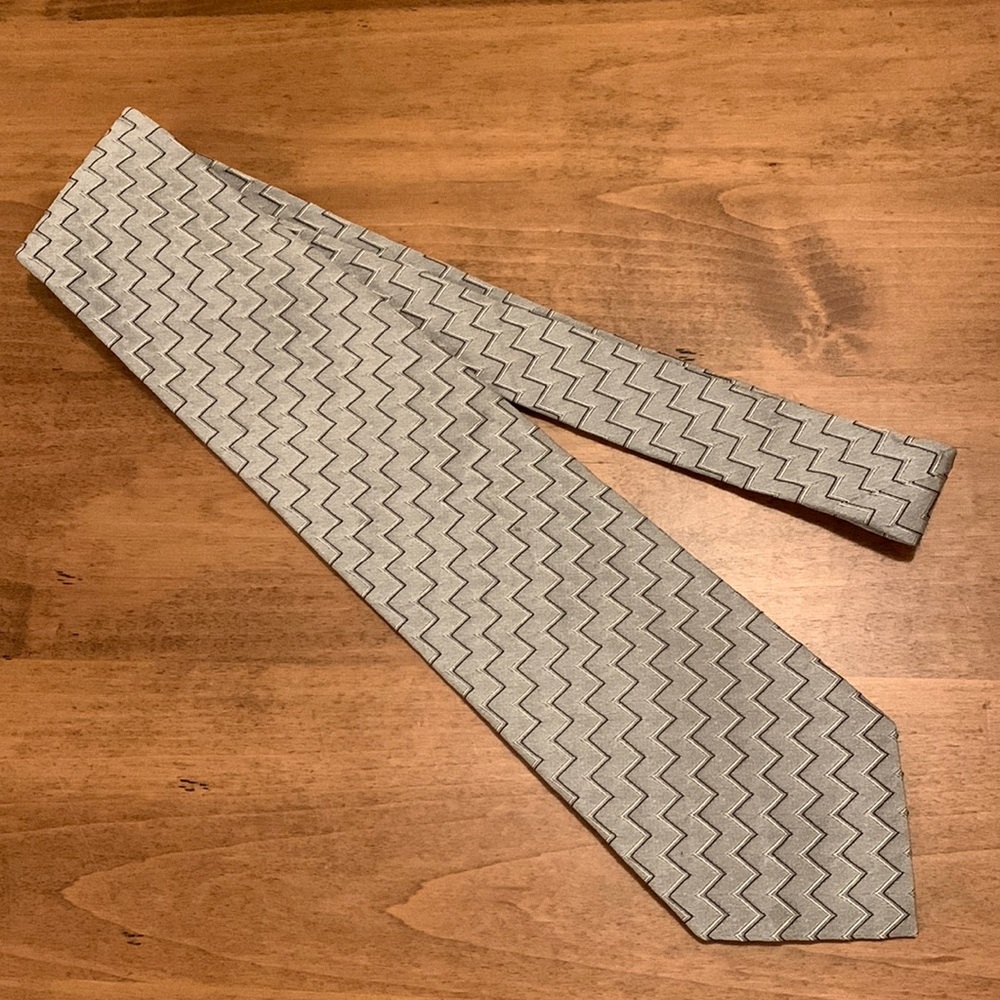 NWOT Hugo Boss silk tie